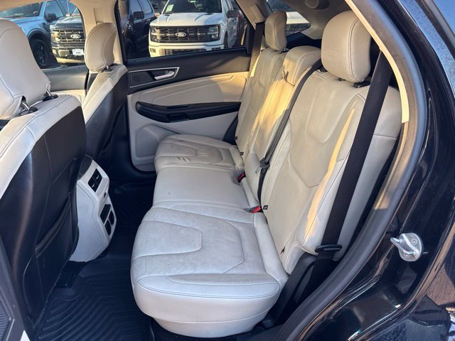 Used 2019 Ford Edge Titanium w/ Equipment Group 301A FWD image 23