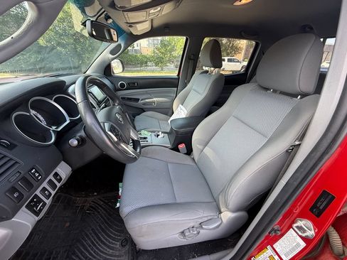 Used 2014 Toyota Tacoma 4x4 Double Cab w/ TRD Sport Package image 9