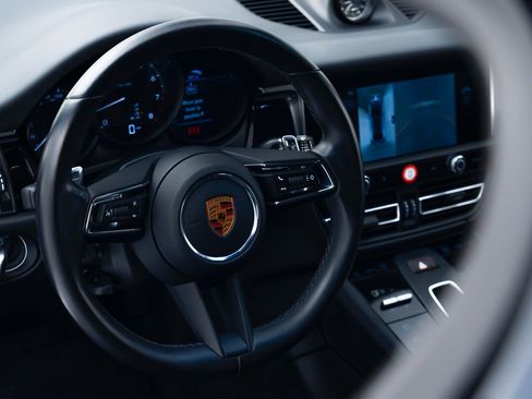 Used 2022 Porsche Macan image 21