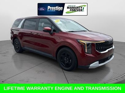 Used 2025 Kia Carnival