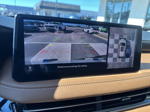 Used 2025 INFINITI QX60 Sensory w/ Vision Package image 18