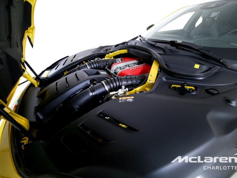 Used 2024 Ferrari Purosangue image 32