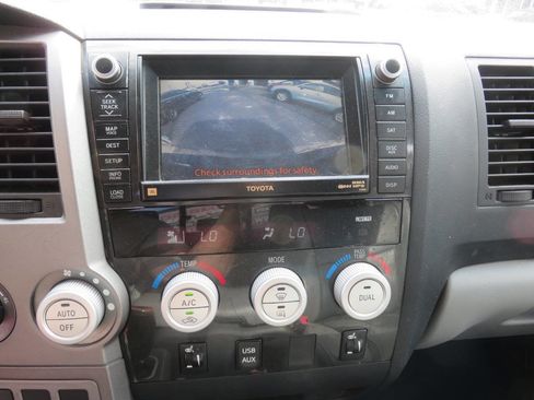 Used 2010 Toyota Tundra Limited image 20