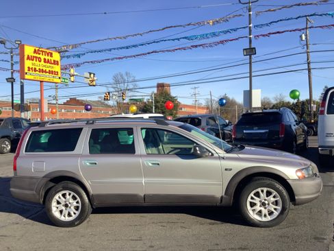 Used 2004 Volvo XC70 image 8