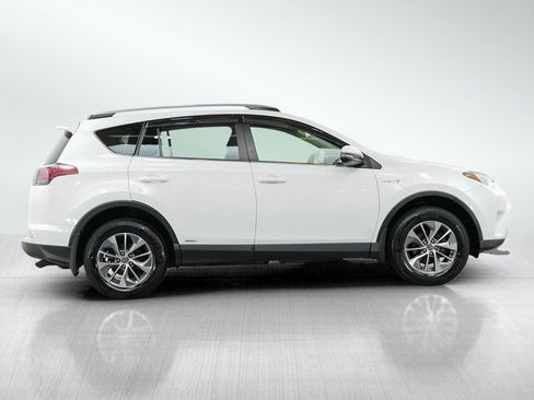 Used 2017 Toyota RAV4 XLE w/ Carpet Mat Package AWD/4WD image 6