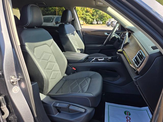 Used 2025 Volkswagen Atlas SE AWD/4WD image 22