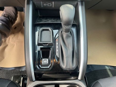 New 2025 Chevrolet Colorado W/T image 16