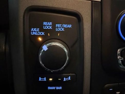 Used 2018 RAM 2500 Power Wagon w/ Luxury Group AWD/4WD image 17