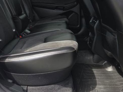 Used 2023 Ford Edge ST image 19