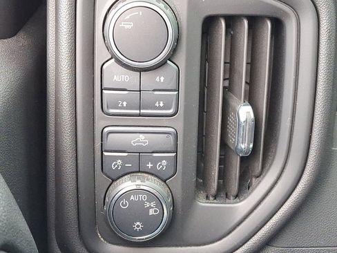 Used 2022 Chevrolet Silverado 1500 Custom Trail Boss image 22