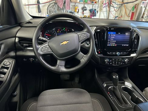 Used 2020 Chevrolet Traverse LT AWD/4WD image 17