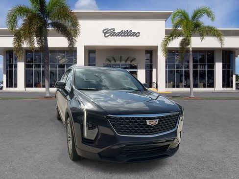 Certified 2025 Cadillac XT4 Premium Luxury FWD image 3