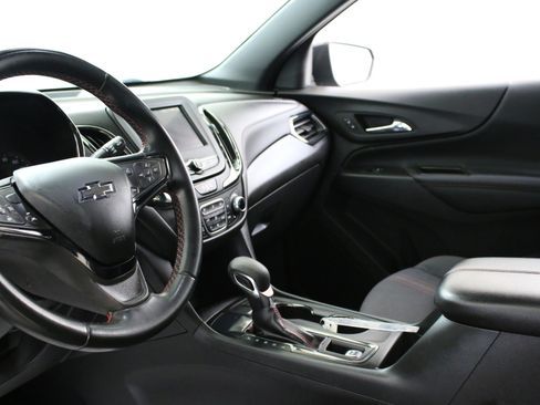 Used 2023 Chevrolet Equinox RS w/ LPO, Floor Liner Package FWD image 9