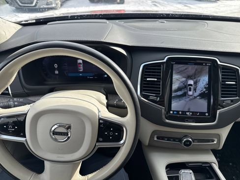 Used 2023 Volvo XC90 B6 Ultimate image 11