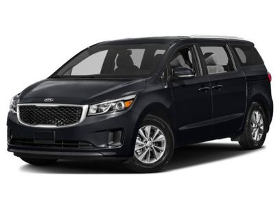 Used 2017 Kia Sedona LX w/ LX Essentials Premium Package