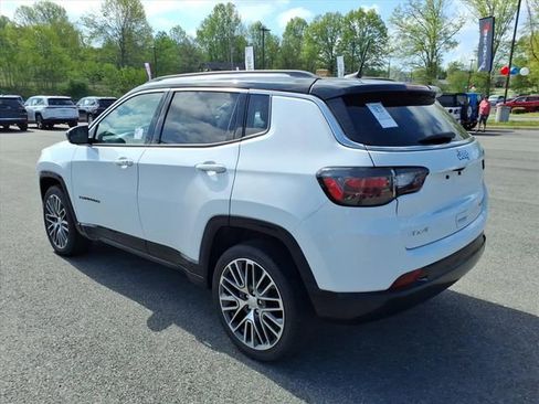 Used 2022 Jeep Compass Limited w/ Elite Group image 8