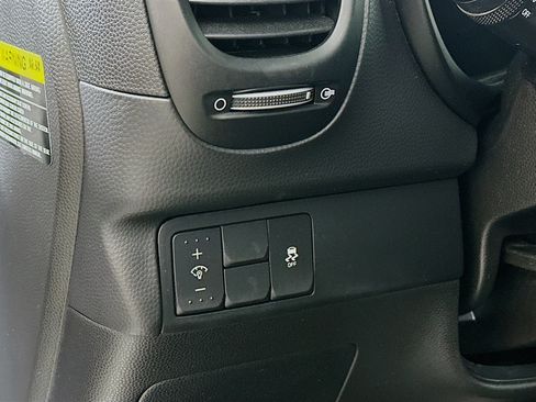 Used 2018 Kia Soul + FWD image 10