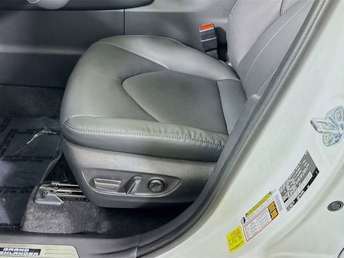 Certified 2025 Toyota Grand Highlander AWD Hybrid image 26