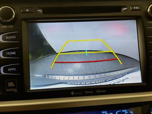 Used 2018 Toyota Highlander Limited FWD image 15