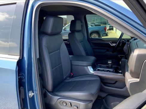 Used 2024 GMC Sierra 1500 SLT w/ SLT Premium Plus Package AWD/4WD image 9