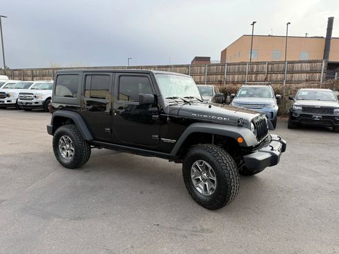 Used 2015 Jeep Wrangler Unlimited Rubicon w/ Connectivity Group image 10