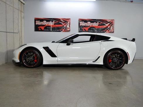 Used 2019 Chevrolet Corvette Z06 image 24
