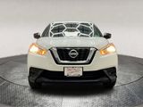 Used 2020 Nissan Kicks S image 3