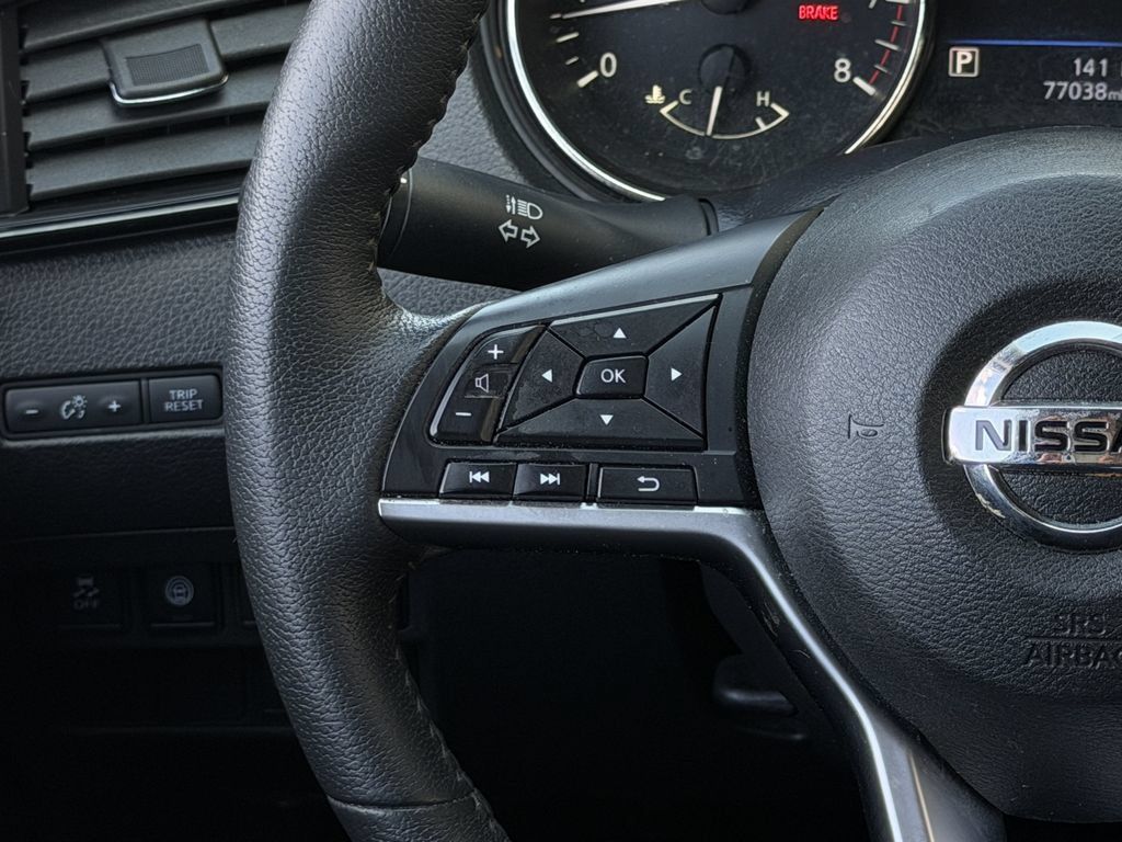Used 2019 Nissan Rogue SV FWD image 18