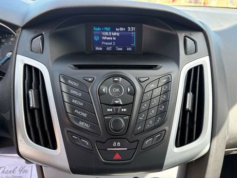 Used 2014 Ford Focus SE w/ Equipment Group 201A FWD image 16