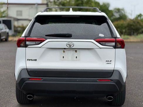 Used 2020 Toyota RAV4 XLE Premium AWD/4WD image 4