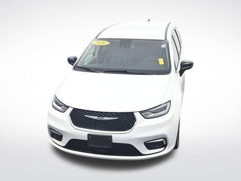 Used 2024 Chrysler Pacifica Touring-L FWD image 23