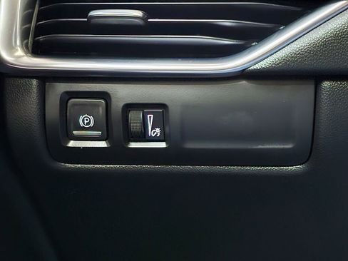 Used 2020 Cadillac XT4 Premium Luxury image 31