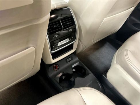 Used 2021 BMW X7 M50i image 23