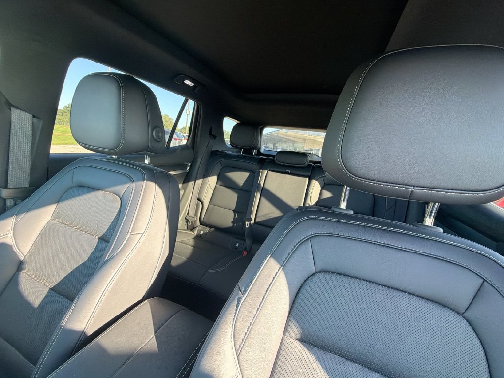 Used 2026 GMC Terrain Elevation w/ Elevation Premium Package FWD image 15