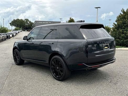 New 2025 Land Rover Range Rover Long Wheelbase SE image 4