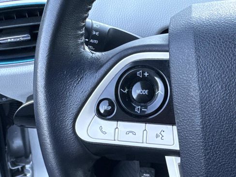 Used 2017 Toyota Prius Three Touring image 18