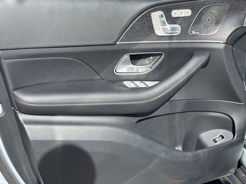 Certified 2025 Mercedes-Benz GLS 450 4MATIC image 11