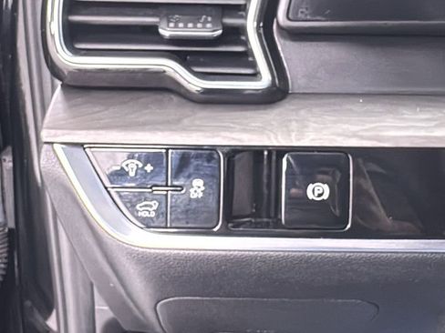 Used 2025 Kia Sportage X-Line w/ Premium Package image 33
