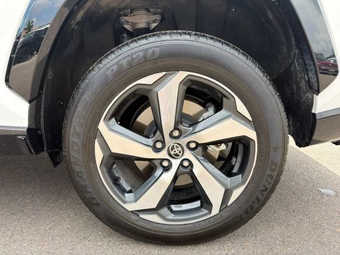 Used 2025 Toyota RAV4 SE AWD/4WD image 31