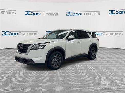 Used 2022 Nissan Pathfinder S w/ Cargo Package image 4