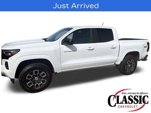 Used 2023 Chevrolet Colorado Z71 w/ Z71 Convenience Package 2 image 1