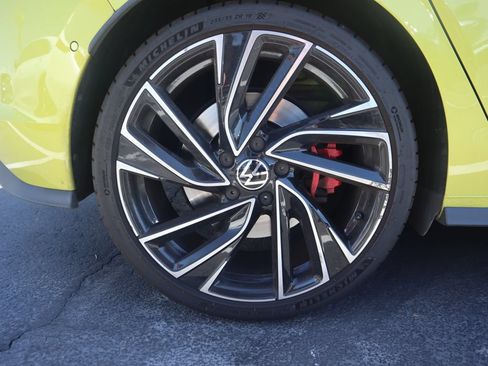 Used 2022 Volkswagen GTI Autobahn FWD image 15