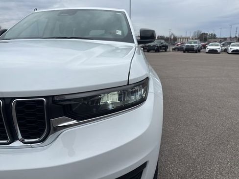 Used 2022 Jeep Grand Cherokee L Laredo w/ Luxury Tech Group I image 9