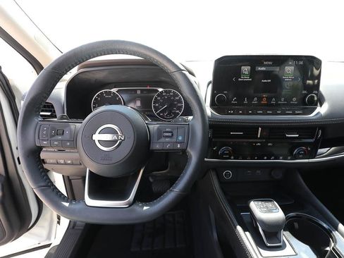 Used 2023 Nissan Rogue SL w/ SL Premium Package AWD/4WD image 16