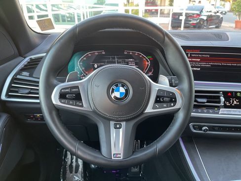 Used 2022 BMW X5 sDrive40i w/ M Sport Package image 18