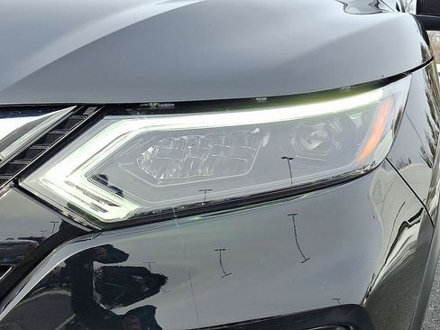 Used 2022 Nissan Rogue Sport SL w/ Premium Package image 10