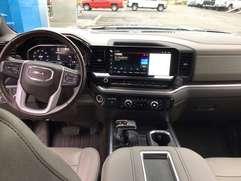 Used 2022 GMC Sierra 1500 SLT image 12