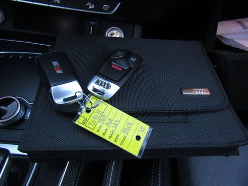 Used 2018 Audi SQ5 Premium Plus w/ S Sport Package image 41