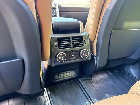 New 2026 Land Rover Discovery Dynamic SE AWD/4WD image 16