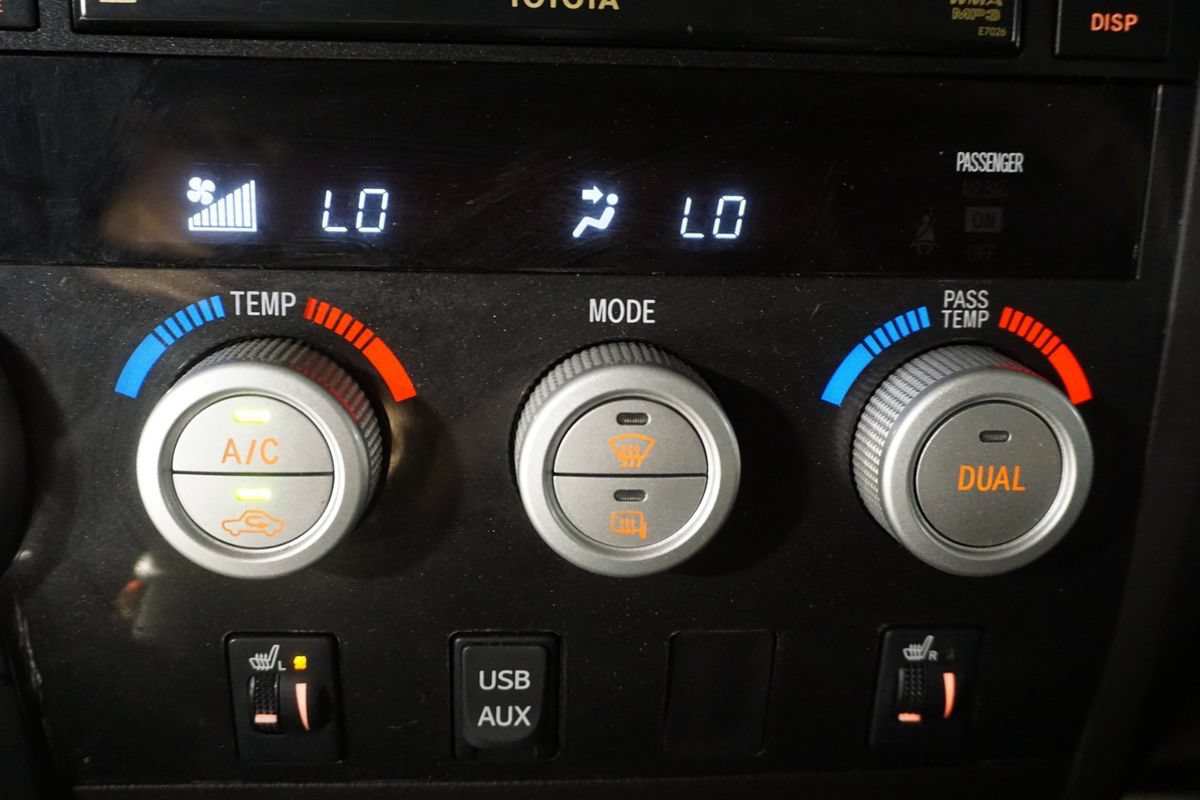 Used 2011 Toyota Tundra Limited AWD/4WD image 13